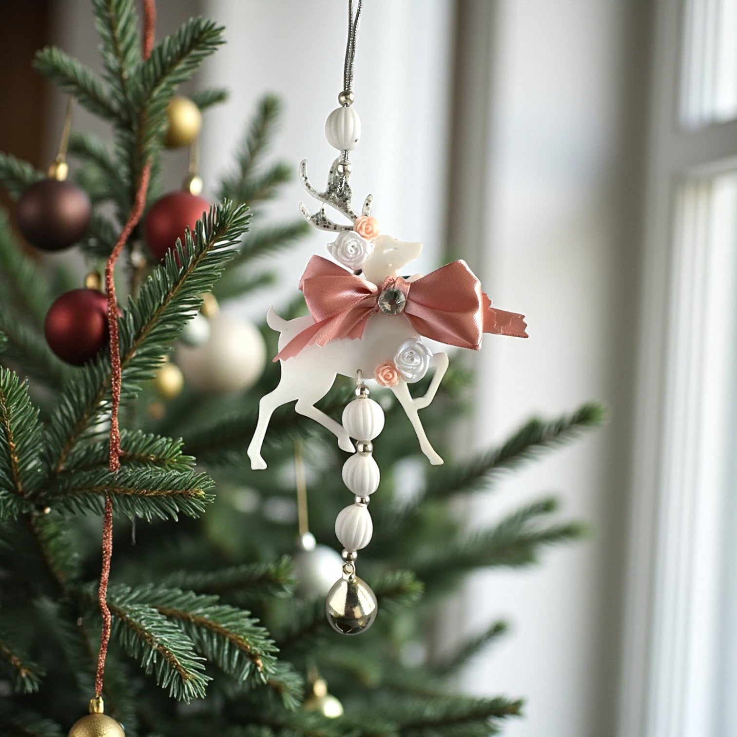 Fairytale Deer γούρι , χειροποίητο κρεμαστό ελαφάκι plexiglass με φιόγκο, χάντρες, στρας & λουλούδια – So Cute by Dimi