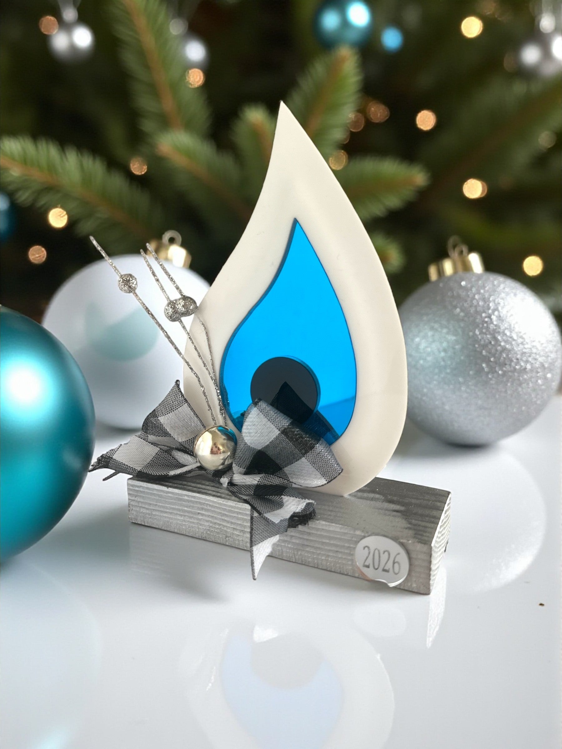 Γούρι 2026 επιτραπέζιο σταγόνα μάτι plexiglass τυρκουάζ mirror με ξύλινη βάση – So Cute by Dimi