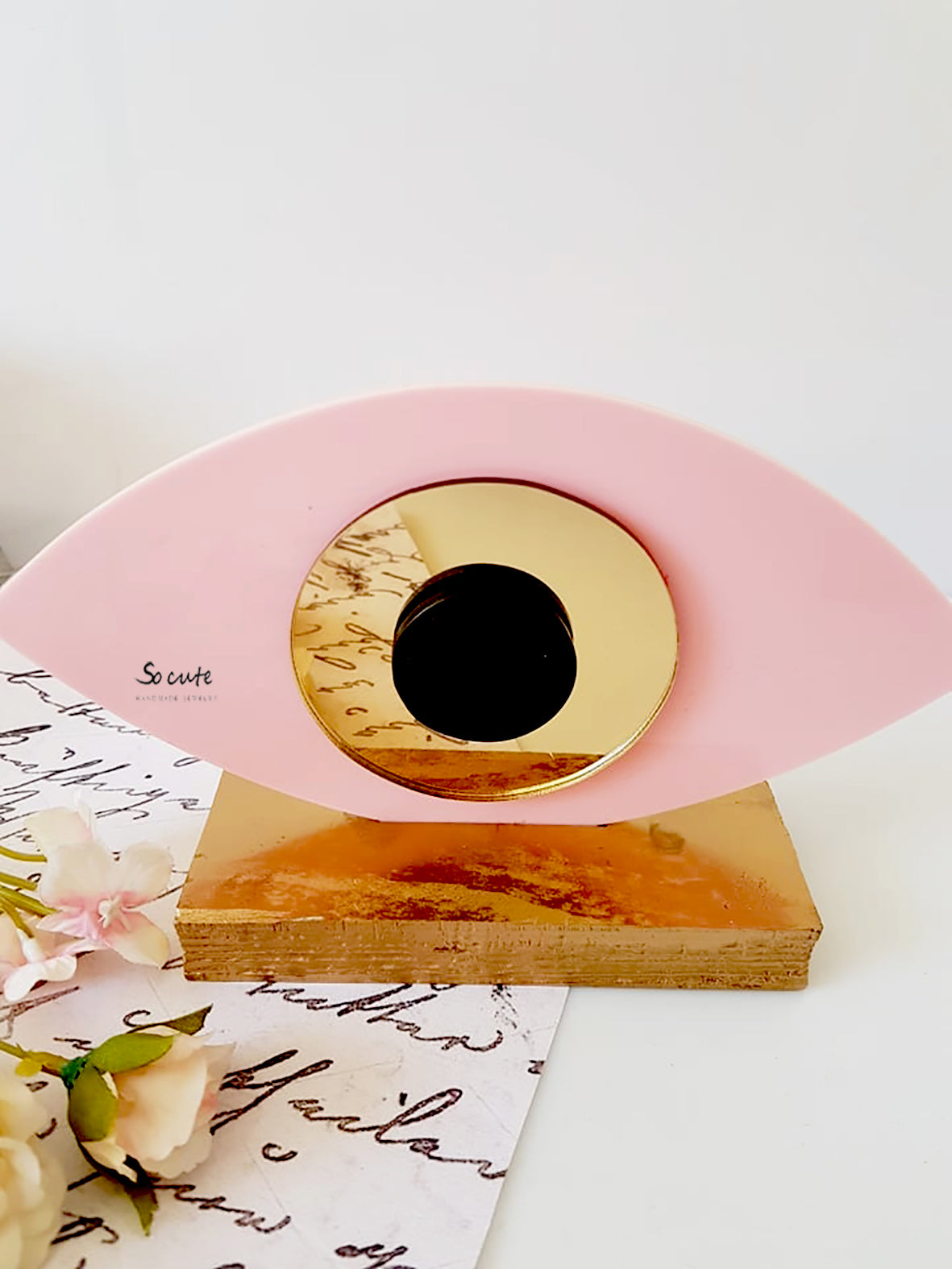 Γούρι οβάλ ροζ μάτι σε βάση - So Cute by Dimi