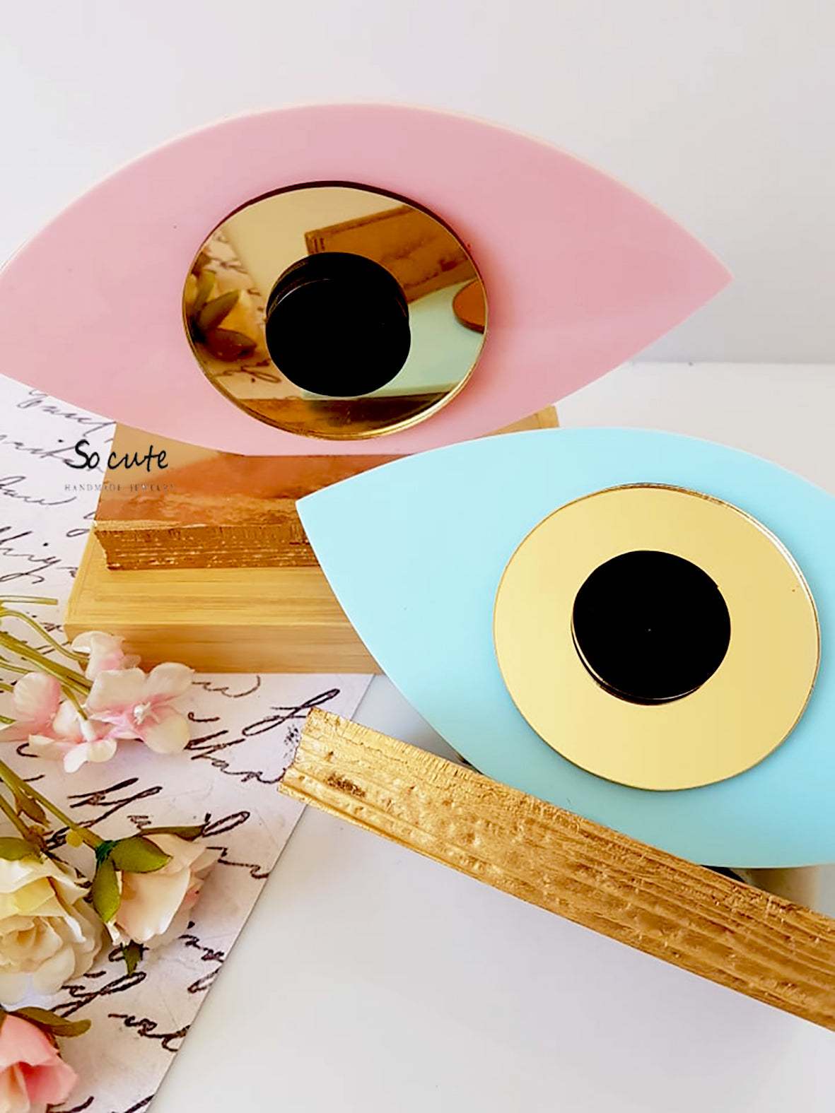 Γούρι οβάλ ροζ μάτι σε βάση - So Cute by Dimi