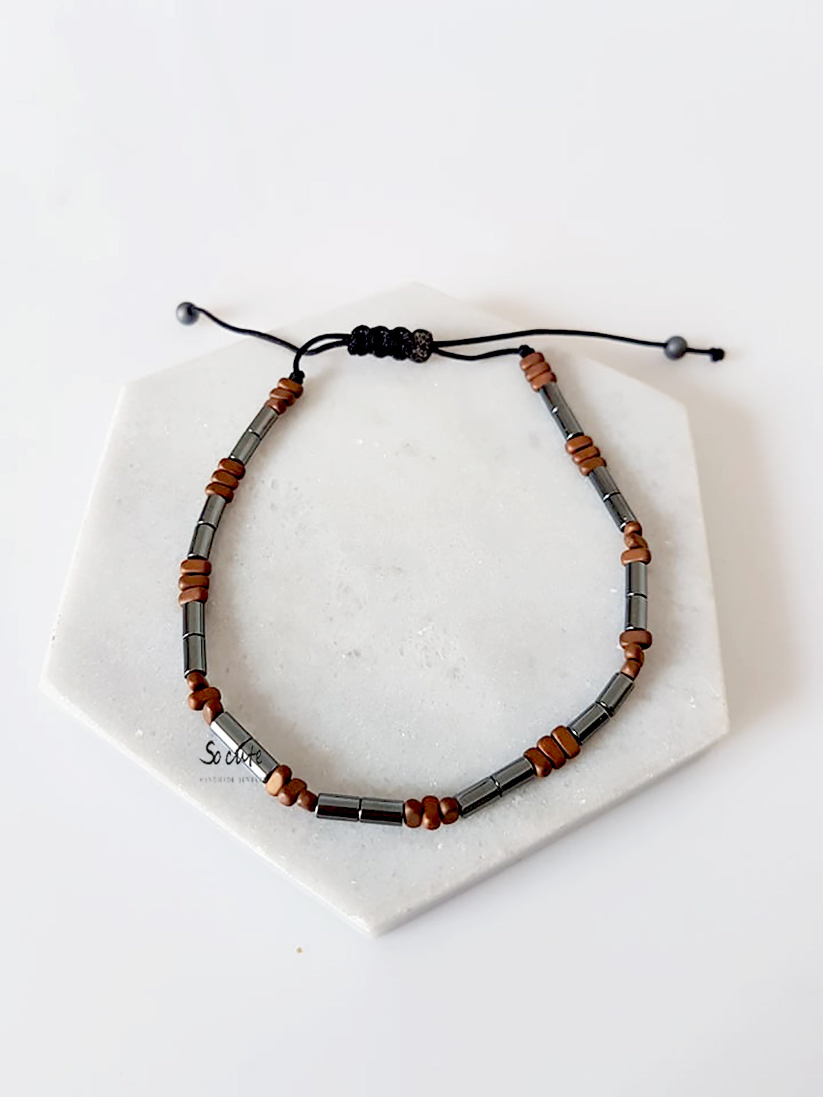 Ανδρικό βραχιόλι με σωληνωτό αιματίτη και ακανόνιστες ροδέλες – So Cute by Dimi