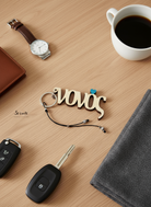 Ξύλινο χειροποίητο μπρελόκ «Νονός» με καρδούλα γκλίτερ και κορδόνια με μεταλλικά σωληνάκια – So Cute by Dimi