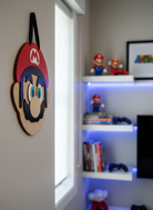 Χειροποίητο ξύλινο κάδρο Super Mario από ξύλο και πλεξιγκλάς, 25×23 εκ., παιδική διακόσμηση τοίχου