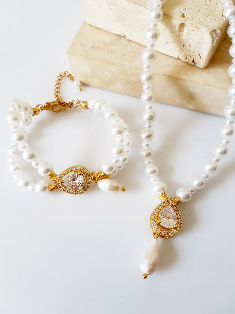 Flirt bracelet