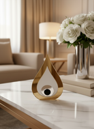 Επιτραπέζιο γούρι μάτι από plexiglass καθρέφτη και λευκό plexi, σε δύο χρώματα, φωτογραφημένο σε πολυτελές interior styling