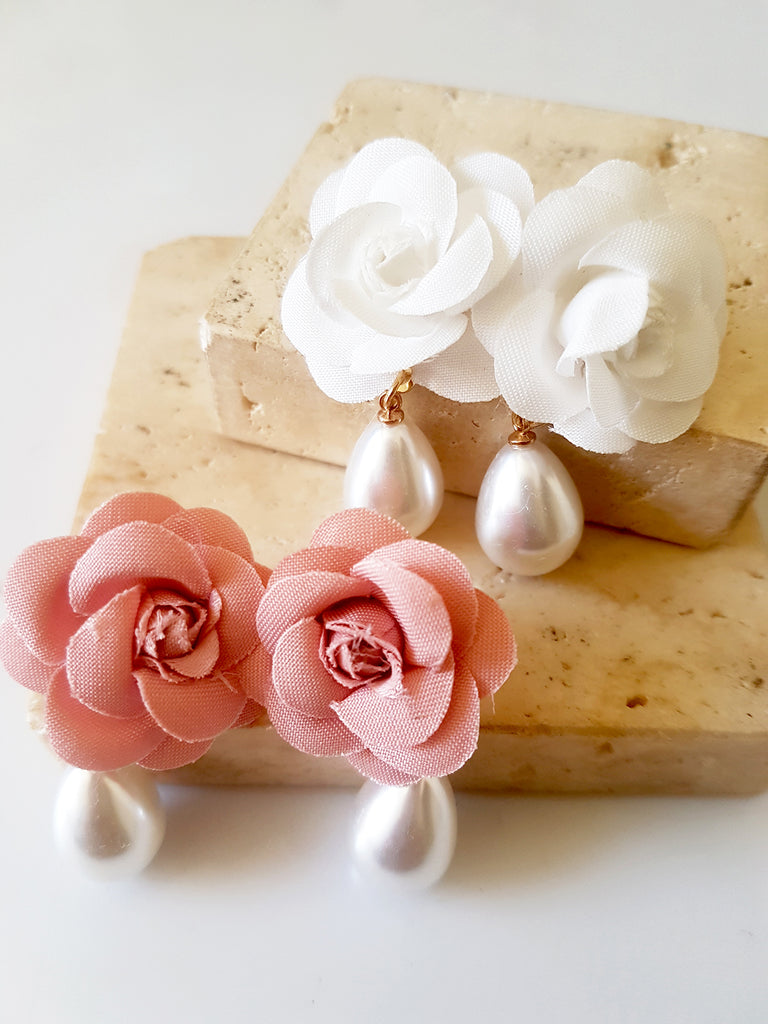 Φλοράλ σκουλαρίκια με πέρλα - So Cute by Dimi