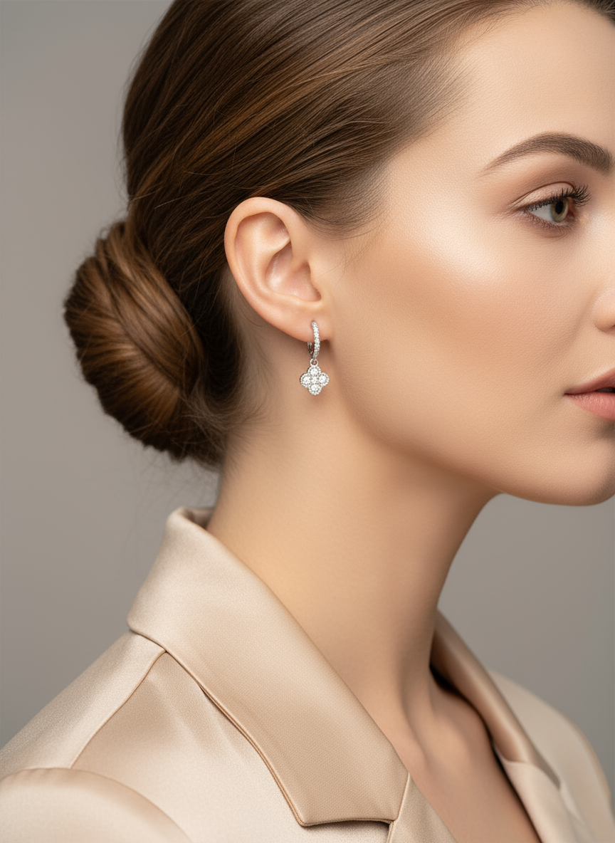 Ατσάλινα σκουλαρίκια τετράφυλλο με ζιργκόν – So Cute by Dimi