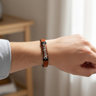 Χειροποίητο ανδρικό δερμάτινο βραχιόλι ‘μπαμπάς’ με ταυτότητα – So Cute by Dimi