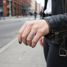 Ατσάλινο δαχτυλίδι με κυματιστό σχέδιο σε χρυσό και ασημί – So Cute by Dimi