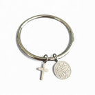 Ατσάλινο bangle σε silver με κρεμαστό σταυρό και κωνσταντινάτο – So Cute by Dimi