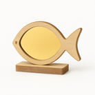 Επιτραπέζιο ψάρι–καθρέφτης από plexiglass με ξύλινη βάση – So Cute by Dimi