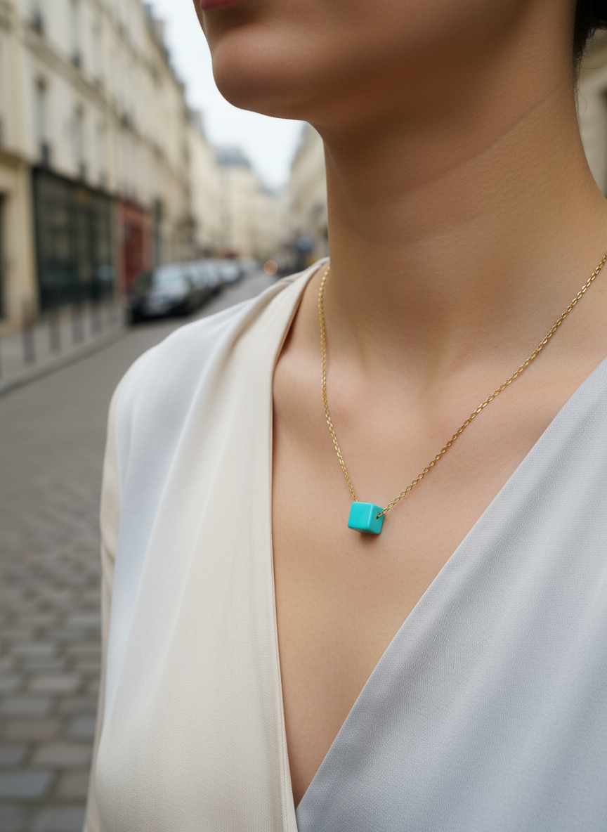 Χειροποίητο κολιέ με ατσάλινη αλυσίδα και γυάλινο charm κύβο σε διάφορα χρώματα.| So Cute by Dimi