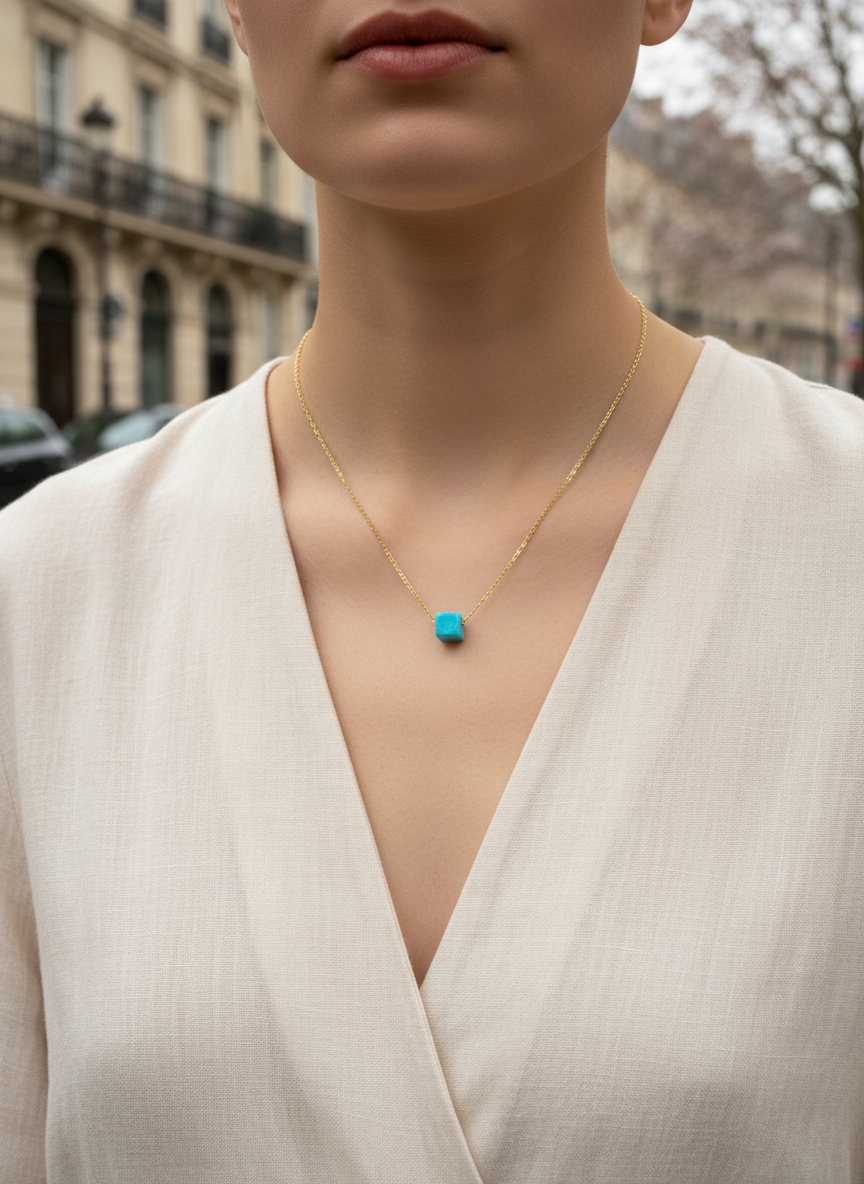 Χειροποίητο κολιέ με ατσάλινη αλυσίδα και γυάλινο charm κύβο σε διάφορα χρώματα.| So Cute by Dimi