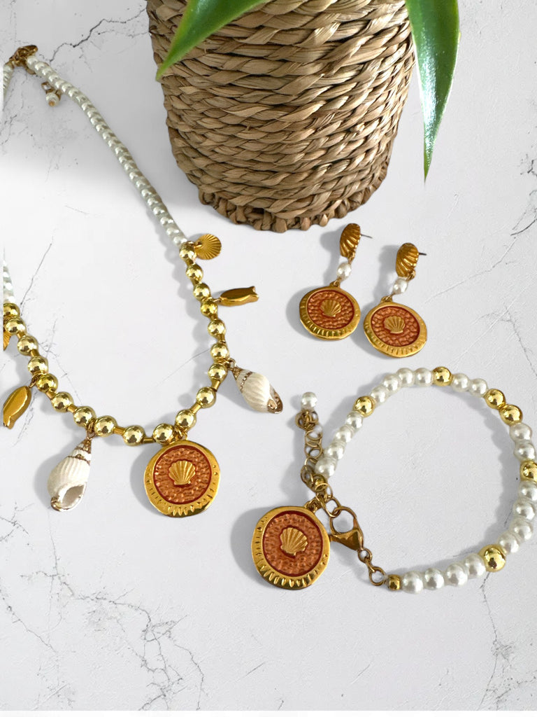 Golden Shell Necklace