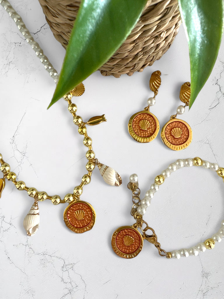 Golden Shell Necklace