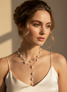 Ατσάλινο μακρύ κολιέ με ακανόνιστες πέρλες και ρυθμιζόμενο κούμπωμα