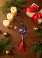 Γούρι 2026 plexiglass με διάτρητο σχέδιο, κρύσταλλο και κόκκινη φούντα – Christmas Fairytale So Cute by Dimi