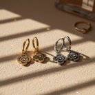 Ατσάλινα σκουλαρίκια τετράφυλλο με ζιργκόν σε χρυσό και ασημί – So Cute by Dimi