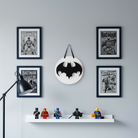 Χειροποίητο ξύλινο κάδρο Batman 25 εκ. με μαύρο πλεξιγκλάς και κορδέλα κρεμάσματος