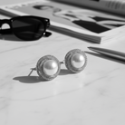 Σκουλαρίκια με πέρλα και στρας σε  ασημί φινίρισμα – Halo Glow Earrings So Cute by Dimi.