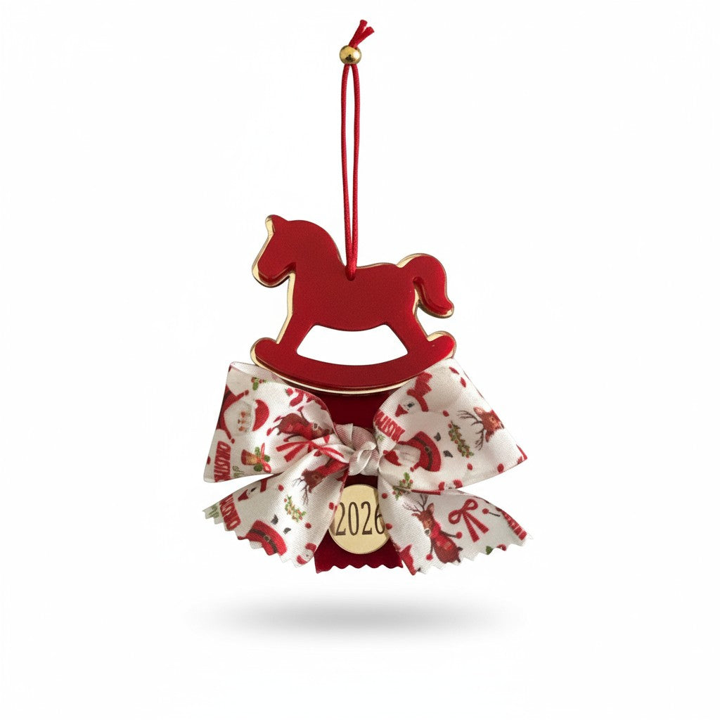 Χειροποίητο γούρι αλογάκι σε κόκκινο και χρυσό plexiglass με festive φιόγκο και charm 26.