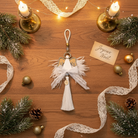 Χειροποίητο γούρι άγγελος με ξύλο, λευκό plexiglass, στρας και λευκή φούντα – So Cute by Dimi