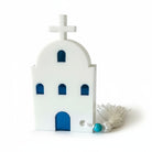 Μικρό επιτραπέζιο γούρι εκκλησάκι από πλεξιγκλάς με μπλε λεπτομέρειες και φούντα – So Cute by Dimi"