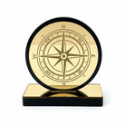 Χειροποίητο επιτραπέζιο γούρι πυξίδα από πλεξιγκλάς καθρέφτη με χάραξη, διαθέσιμο σε μαύρο ή λευκό με χρυσό ή ασημί, So Cute by Dimi.