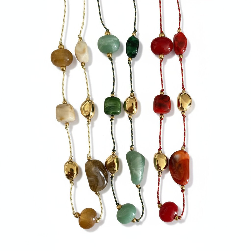 Μακρύ κολιέ με κορδόνι, χάντρες πέτρας και ατσάλινα μεταλλικά στοιχεία – So Cute by Dimi