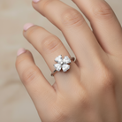 Ατσάλινο δαχτυλίδι Flora Glow με ζιργκόν λουλούδι – So Cute by Dimi