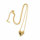 Ατσάλινο κολιέ με καρδιά Miyuki και 3 χρυσές χάντρες.  Διαθέσιμο σε 3 χρώματα στο So Cute by Dimi.