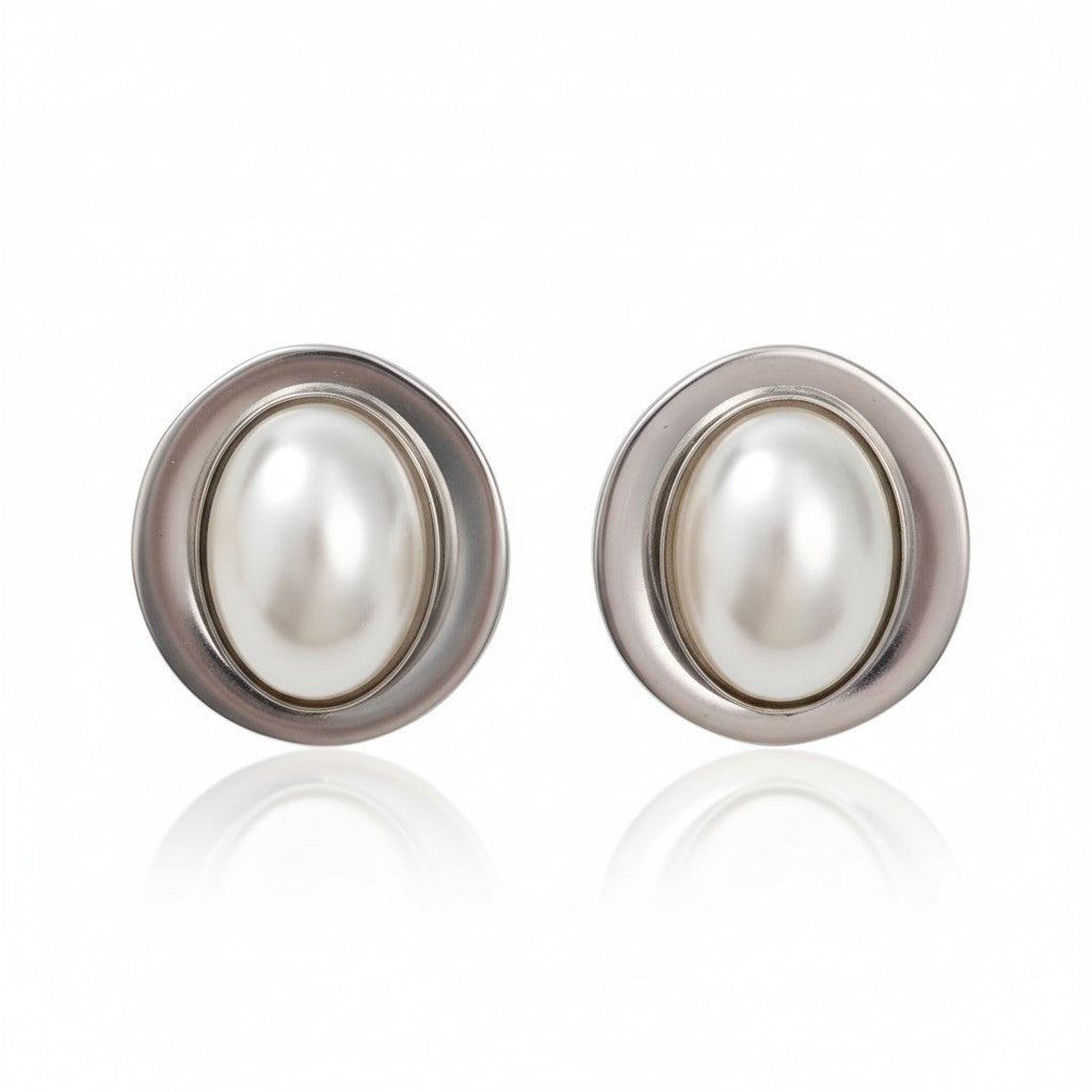 Ατσάλινα σκουλαρίκια stud με πέρλα και melted πλαίσιο σε ασημί.