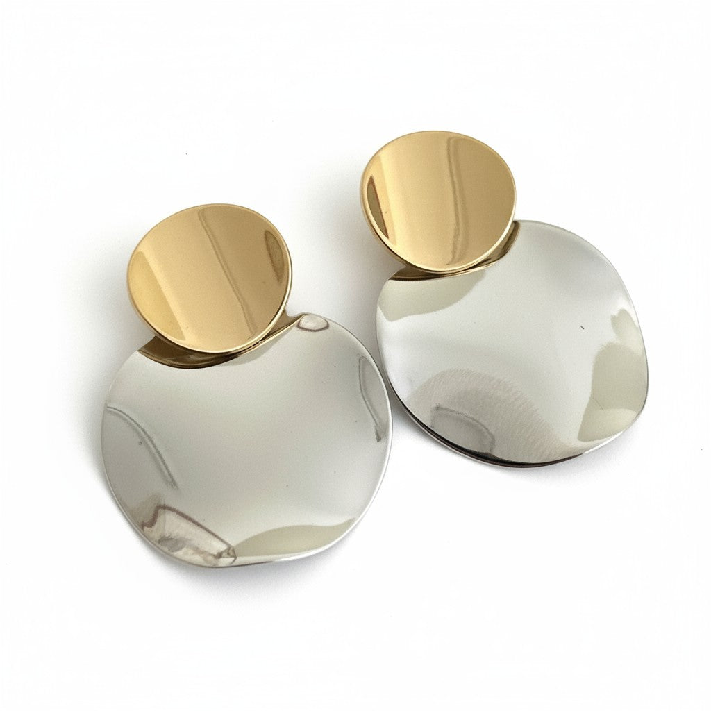 Ατσάλινα σκουλαρίκια 4 εκ. με μοντέρνο sculptural design σε  δίχρωμο So Cute by Dimi