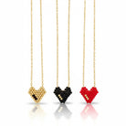 Ατσάλινο κολιέ με καρδιά Miyuki και 3 χρυσές χάντρες.  Διαθέσιμο σε 3 χρώματα στο So Cute by Dimi.