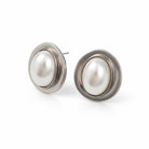 Ατσάλινα σκουλαρίκια stud με πέρλα και melted πλαίσιο σε  ασημί.