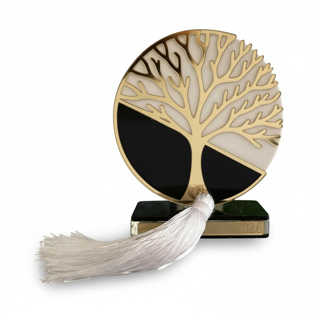Plexiglass γούρι Tree of Life 2026 σε μαύρο-λευκό-χρυσό με λευκή φούντα — So Cute by Dimi