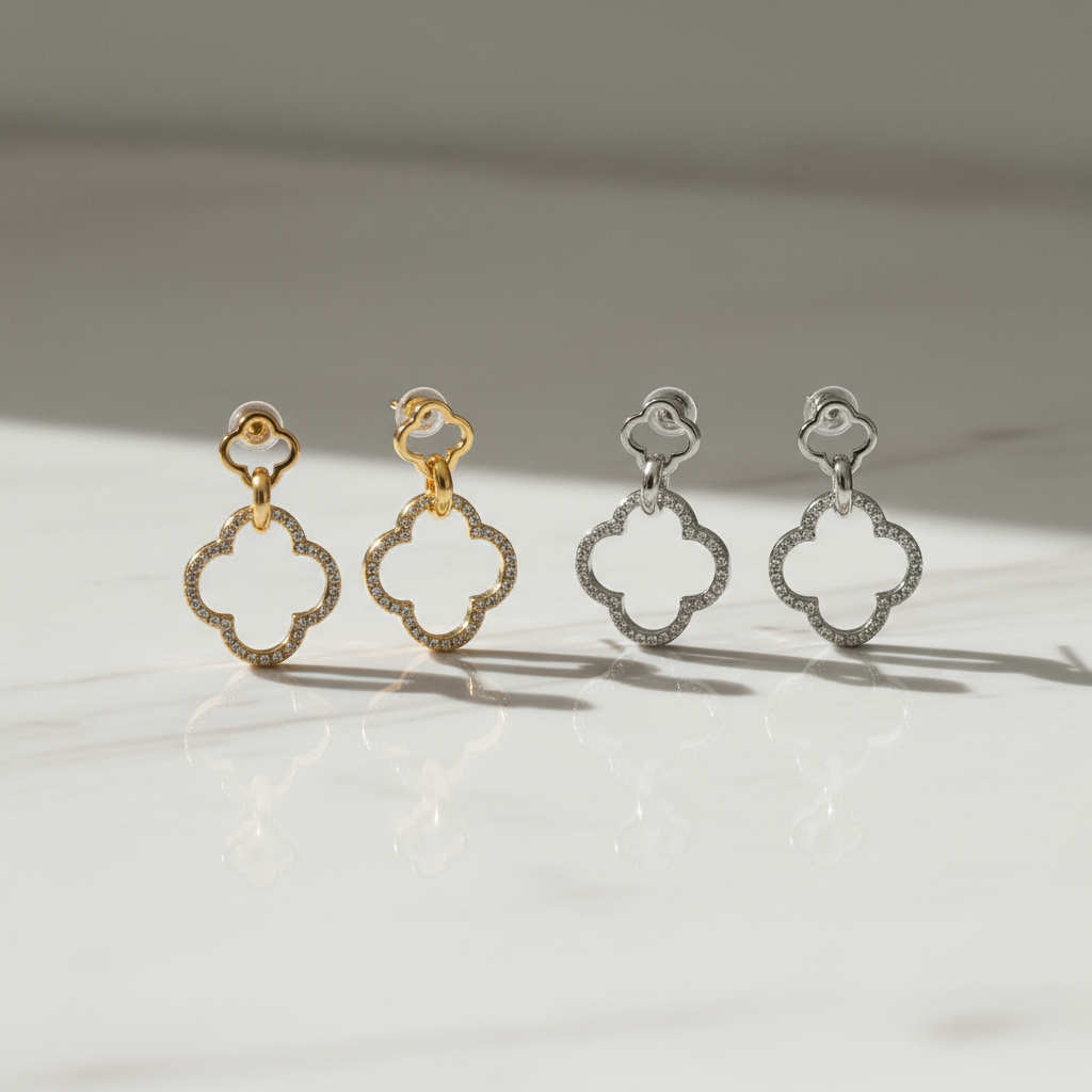 Ατσάλινα σκουλαρίκια τετράφυλλο Clover Glow 2,5 εκ. – So Cute by Dimi