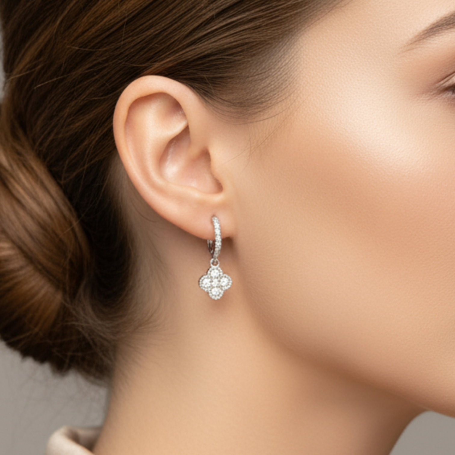 Ατσάλινα σκουλαρίκια τετράφυλλο με ζιργκόν – So Cute by Dimi