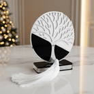 Plexiglass γούρι Tree of Life 2026 σε μαύρο-λευκό-ασημί με λευκή φούντα — So Cute by Dimi
