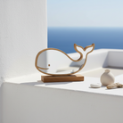 πιτραπέζιο διακοσμητικό φάλαινα από ξύλο με καθρέφτη  silver mirror σε κυκλαδίτικο σκηνικό– So Cute by Dimi