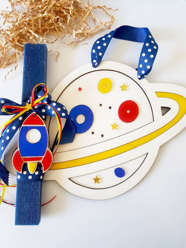 Πασχαλινό σετ δώρου Διαστημόπλοιο με κάδρο και λαμπάδα - So Cute by Dimi